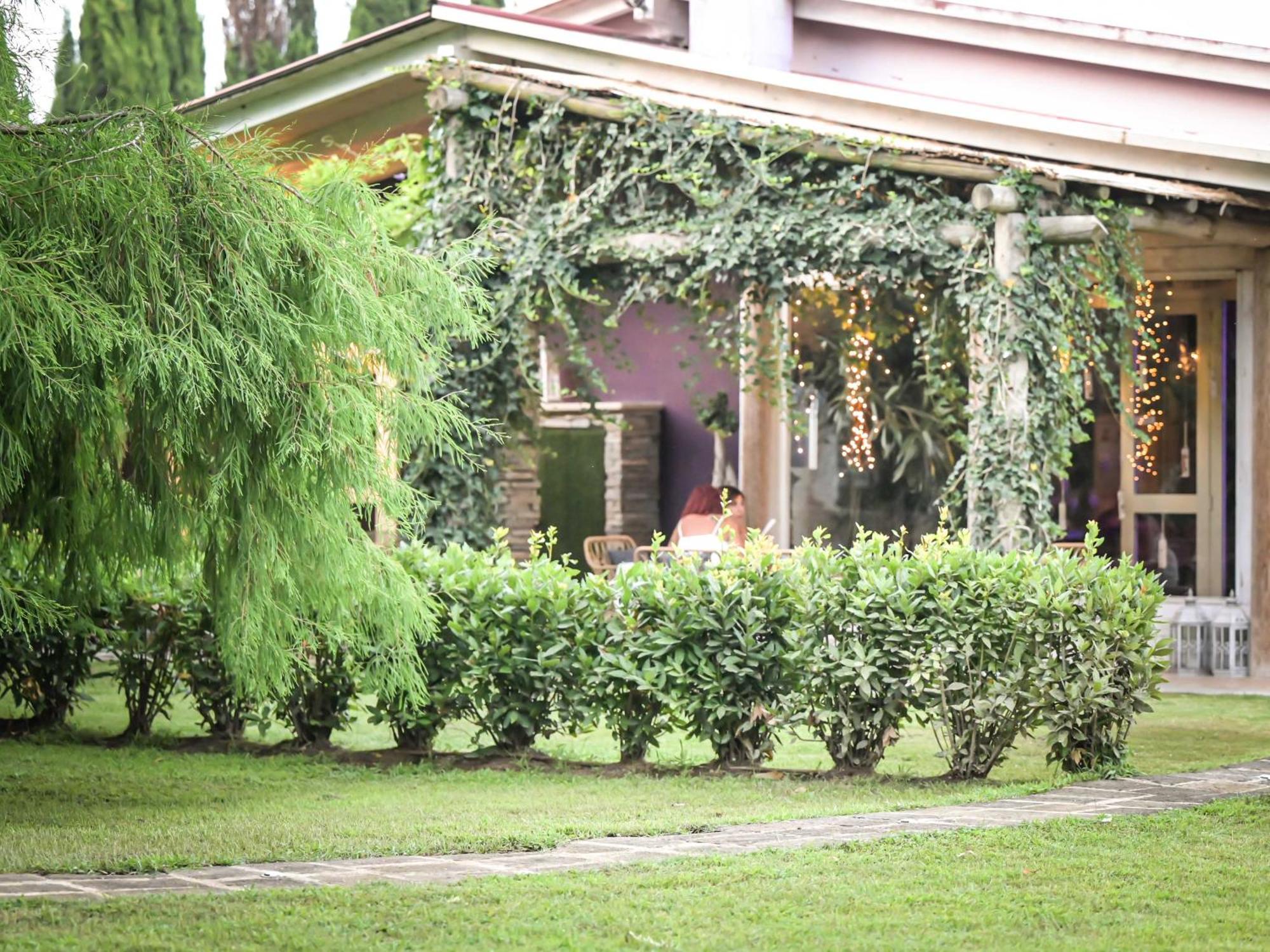 Paradise Ranch Hotel Borgo Sabotino Ngoại thất bức ảnh