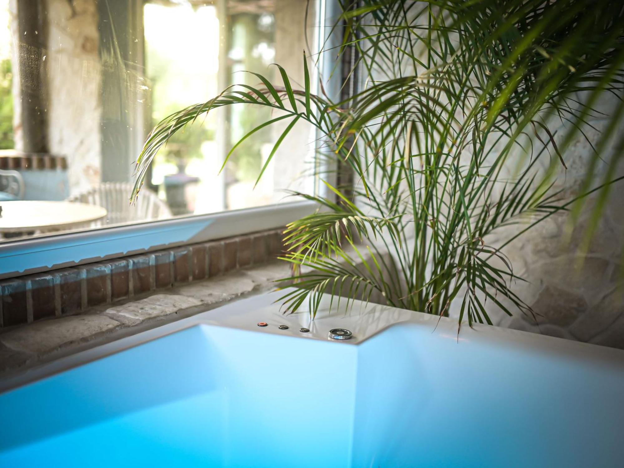 Paradise Ranch Hotel Borgo Sabotino Ngoại thất bức ảnh